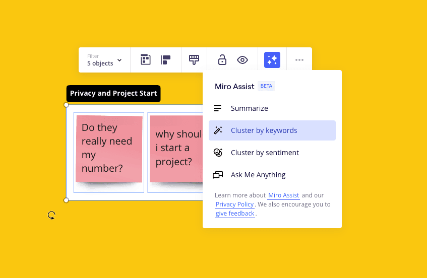 Miro AI允许用户通过单击关键字或情感对便利贴进行聚类